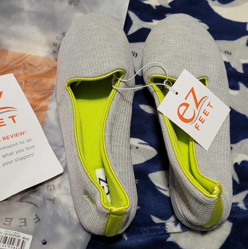 New EZ Feet Indoor/Outdoor Slippers~Lounge Shoes~Large~9-10~Comfortable